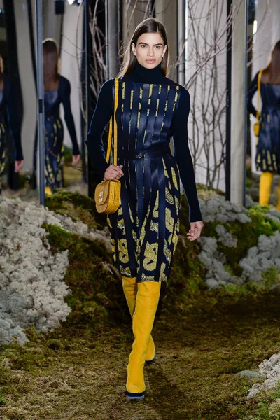 Look 45